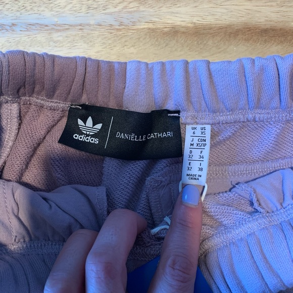 BNWT ⭐️ RARE⭐️ XS Adidas Daniëlle Cathari Joggers - Picture 5 of 9